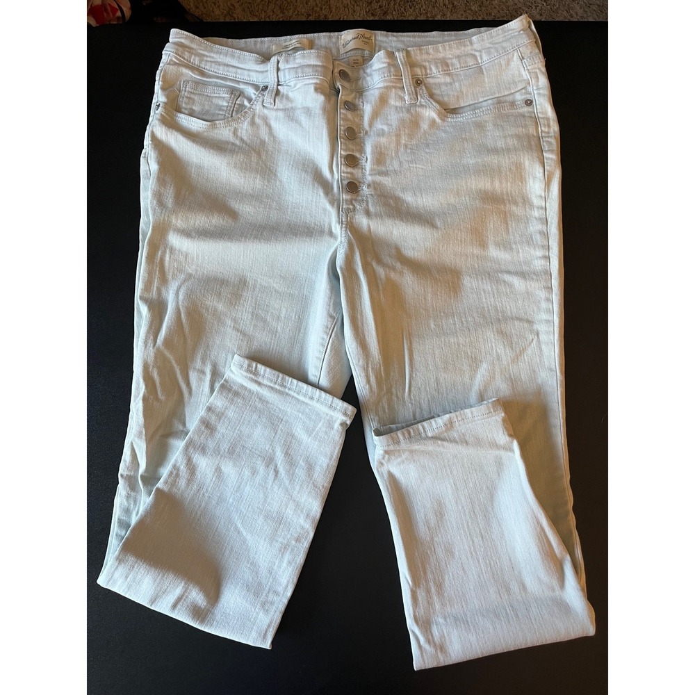 Universal Threads 18/34 ladies Jeans